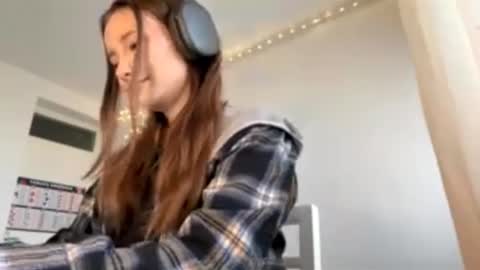 Alice online show from March 19, 3:39 pm