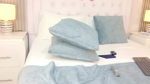 Caitlyn Millerr online show from July 1, 8:28 pm
