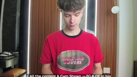 Hey I am Calvin  online show from May 31, 5:01 pm