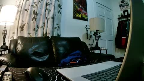 Chillaxin lets talk  online show from January 16, 1:14 am