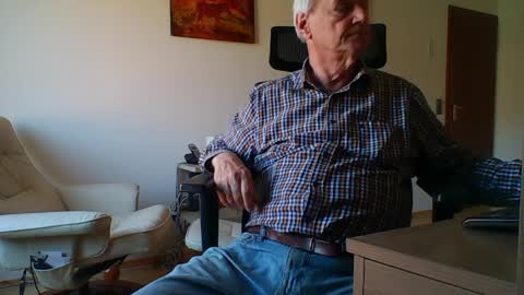 camcologne online show from April 8, 9:01 am