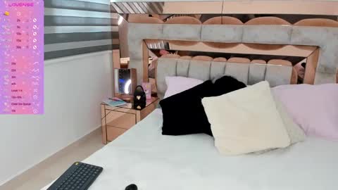 camii  online show from February 20, 9:20 pm