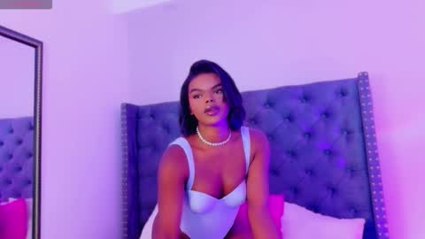 camiestrada online show from October 30, 9:59 pm