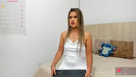 camila Borbon online show from February 14, 11:57 am