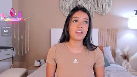 camila_bustamante_ online show from March 18, 6:25 pm