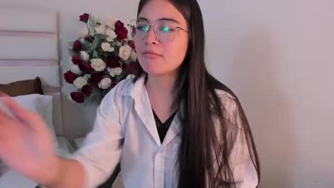 Snapshot of camilasofiia chatting on February 8, 8:53 pm Camila online show from February 8, 8:53 pm