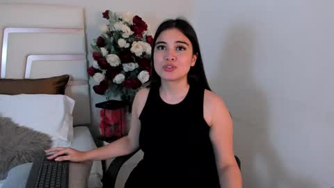 Snapshot of camilasofiia chatting on March 3, 11:14 pm Camila online show from March 3, 11:14 pm