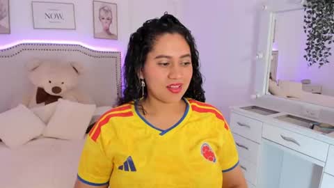 camile_row online show from June 24, 4:52 am