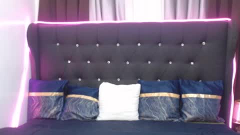 camilla_morena online show from September 17, 5:11 am