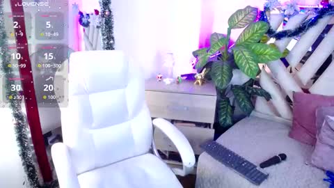 Camille online show from December 18, 10:10 am