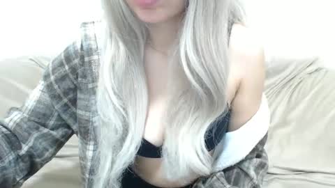 CamilleBunny online show from February 25, 5:44 am