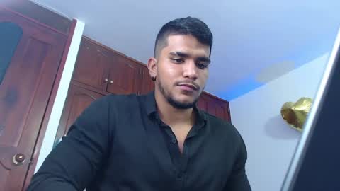 camilo_contre21 online show from June 9, 7:57 pm