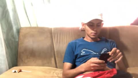 camivaron online show from February 9, 7:52 pm