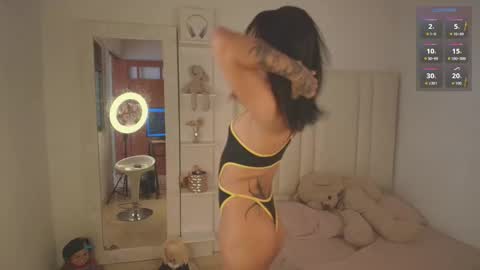 Laura Camila online show from February 19, 5:23 pm