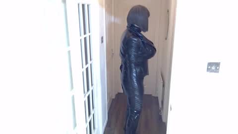 candi smokes online show from January 24, 7:49 pm