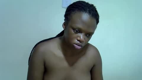 candiemaya online show from February 16, 8:23 am