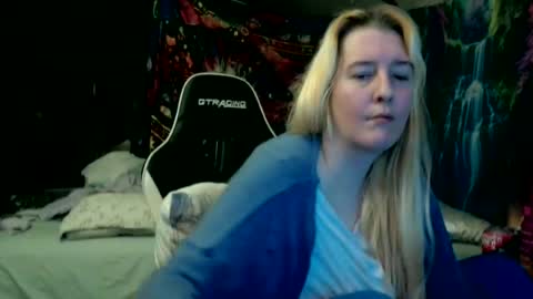 Candi online show from June 27, 12:22 pm