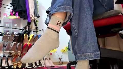 Candy FOLLOW ME online show from January 11, 11:38 am