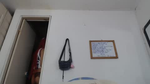 Snapshot of candy_cumyy1 chatting on February 25, 7:31 am candy_cumyy1 online show from February 25, 7:31 am