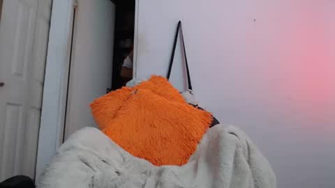 Snapshot of candy_cumyy1 chatting on January 25, 11:13 am candy_cumyy1 online show from January 25, 11:13 am