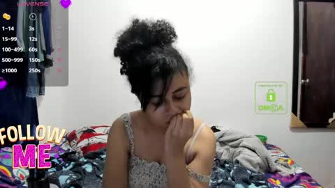 candy_val online show from April 27, 5:27 am