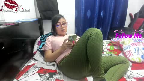 candy_val online show from January 19, 5:37 am