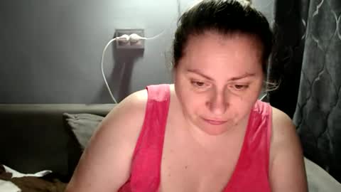 Laura online show from October 3, 7:22 pm