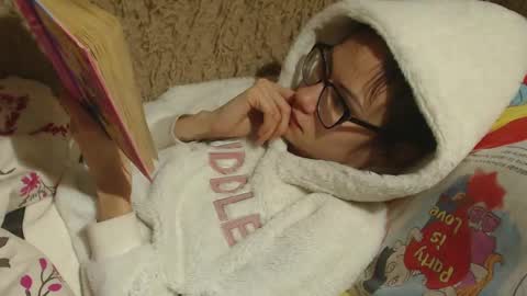 say meow and send tip  online show from February 24, 5:42 pm