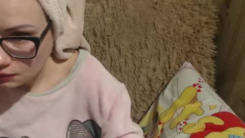 say meow and send tip  online show from February 19, 8:31 pm