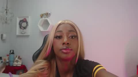 Candy Ebony online show from November 25, 4:33 am