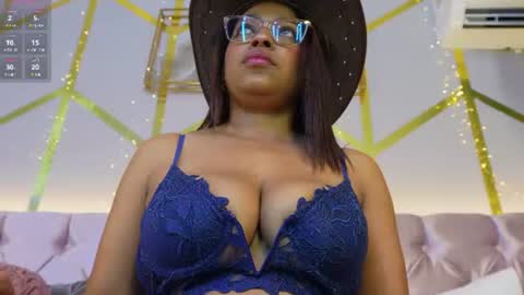 canela_montiel online show from July 22, 12:07 pm