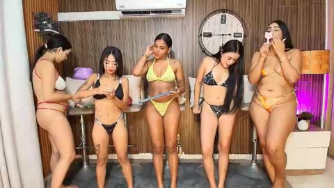 Sara online show from January 10, 6:46 pm