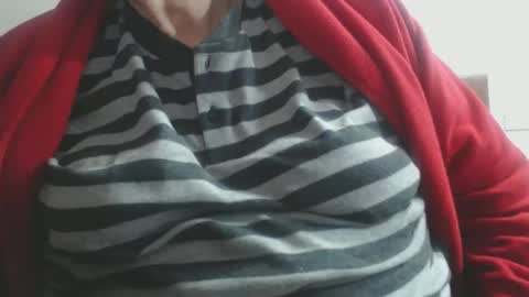 Snapshot of capitanfuturo44 chatting on December 5, 7:43 am Cinzia ex regina online show from December 5, 7:43 am