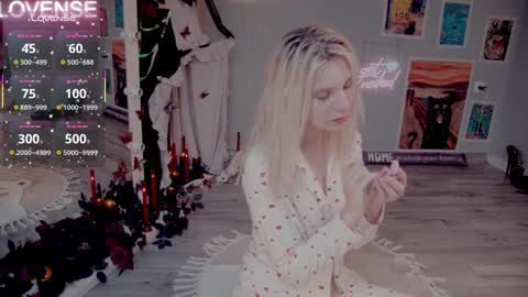 NONA    follow online show from November 8, 5:32 am