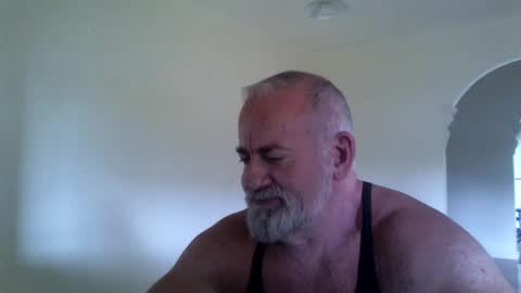 C A Rey online show from December 10, 4:13 am