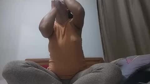 Snapshot of carlasweet00 chatting on October 31, 3:18 am carlasweet00 online show from October 31, 3:18 am