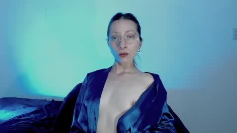 carlin_diaz_ online show from February 8, 12:25 am