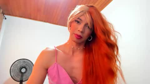 LisaGreyson online show from March 27, 4:52 pm