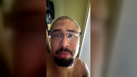 carlosemanuelsantana006 online show from March 2, 1:10 am