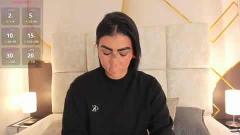 caro_giraldo_ online show from April 6, 12:28 pm