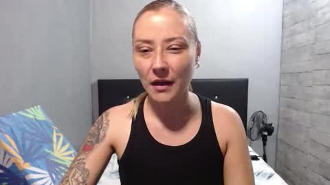 Caro milf  online show from November 4, 6:42 pm