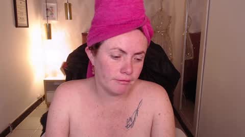 Carolin  online show from December 18, 5:15 am