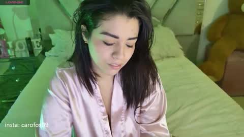 caroline online show from May 7, 12:06 am