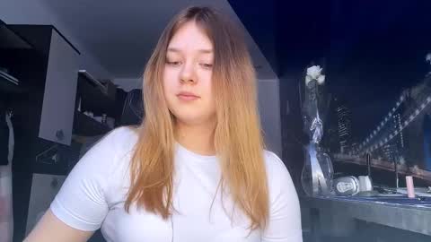 carolindueno online show from February 21, 11:35 am