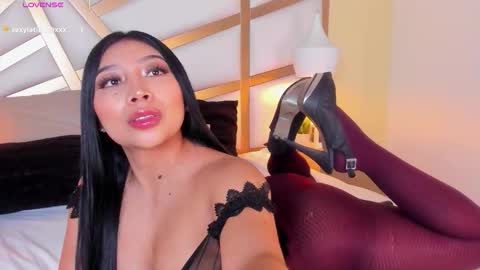 Caroline online show from November 16, 2:41 pm