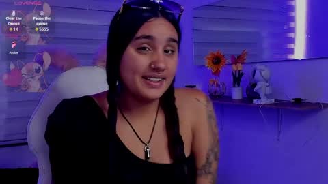 caroline_rodriguez_9 online show from May 8, 9:42 pm