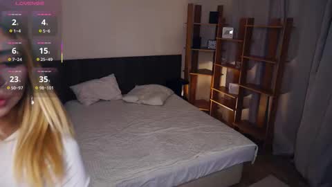 Hello everyone Im Monica Its my first day Were going to have fun together  online show from October 26, 7:57 pm