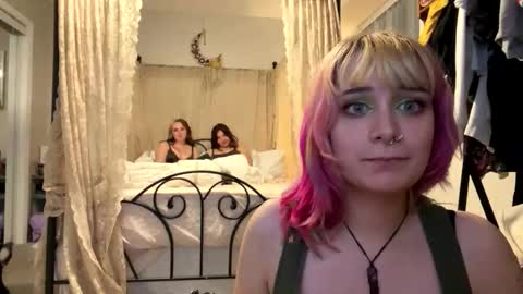 carpetmunchers online show from November 2, 4:01 am