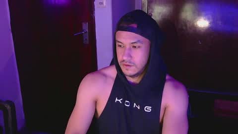 Snapshot of casas_oom chatting on December 8, 9:57 am online show from December 8, 9:57 am