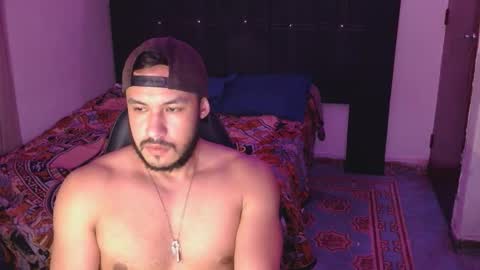 Snapshot of casas_oom chatting on October 11, 5:01 am online show from October 11, 5:01 am